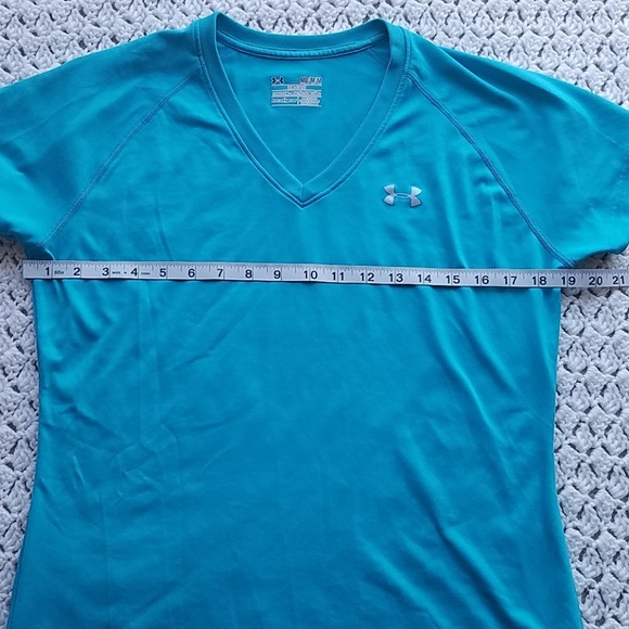 🦈 3/$20 UA Teal Semi-Fitted Heat Gear Top - Picture 6 of 8